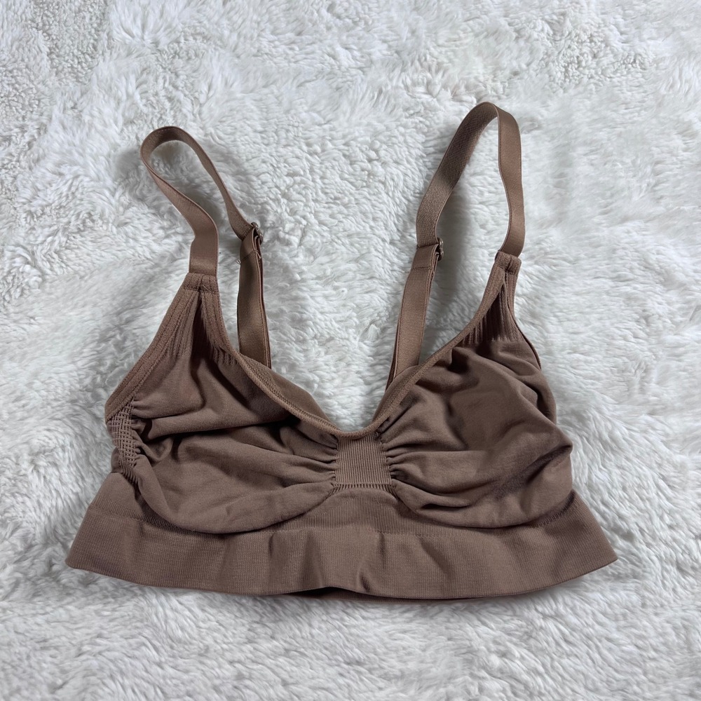 SKIMS Sculpting Bra Bralette Clay Brown XS‎ V-Neck Adjustable Straps Seamless
